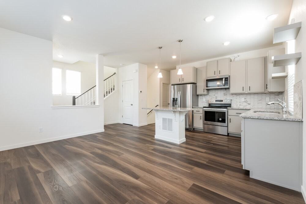 18557 E 47th Pl - Photo 6 of 18