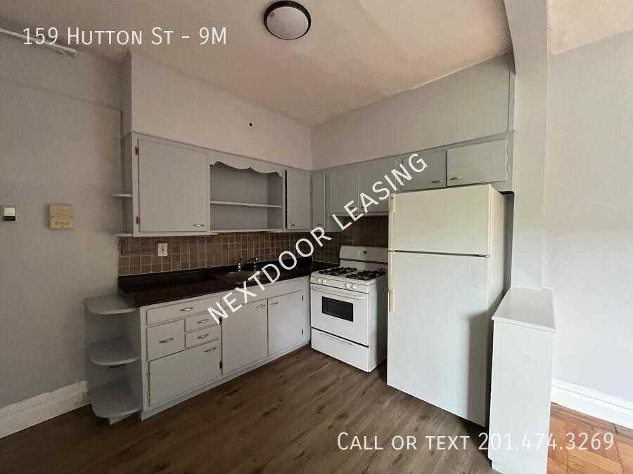 159 Hutton St #9M - Photo 2 of 6