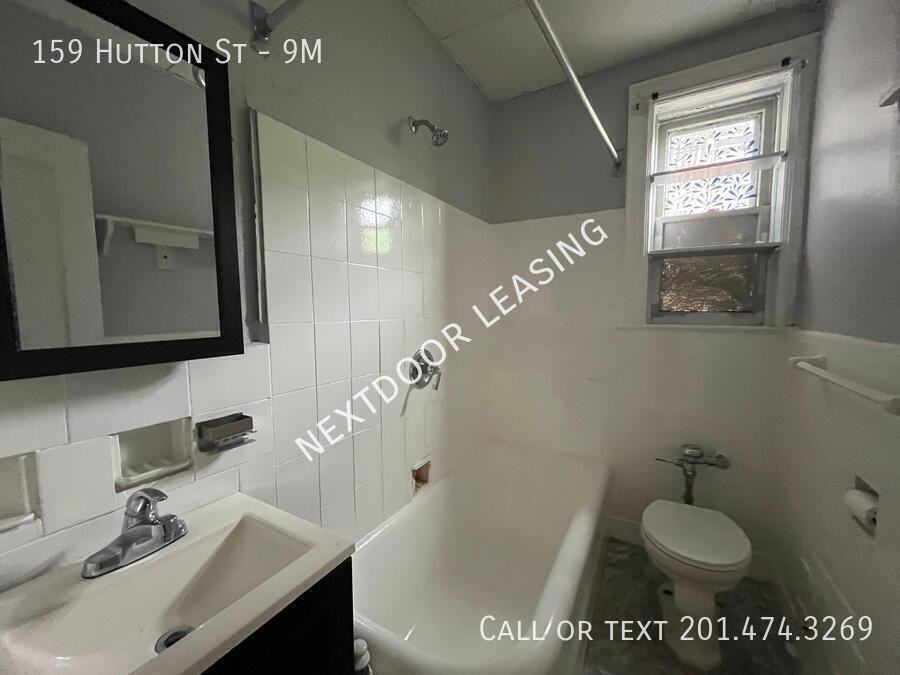 159 Hutton St #9M - Photo 3 of 6