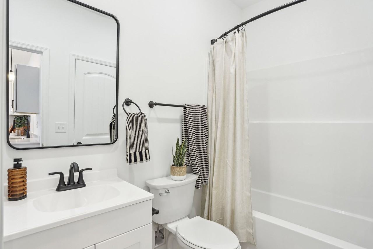 136 Rose Ann Avenue - Photo 2 of 24