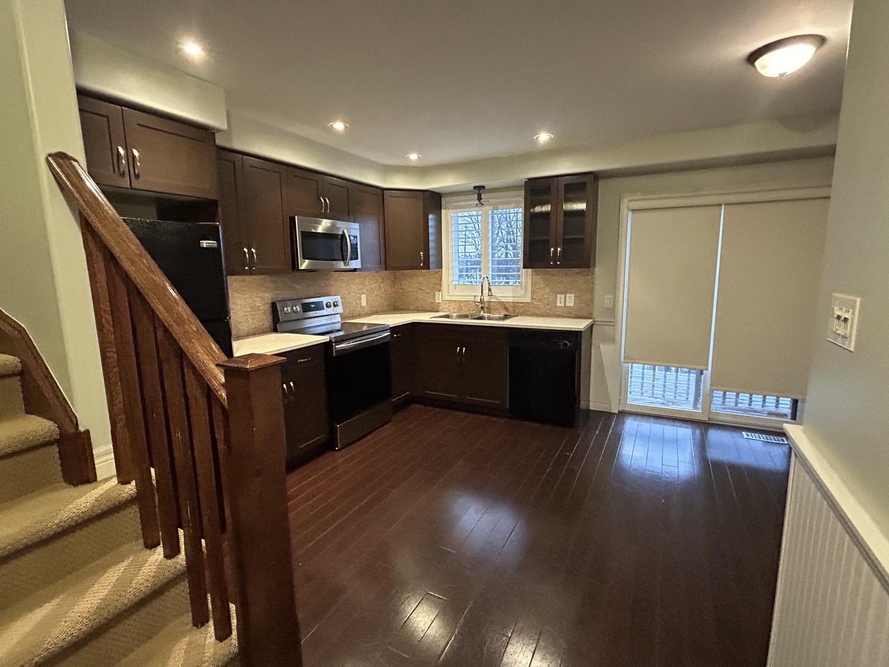 25 Viking Dr #44 - Photo 2 of 21