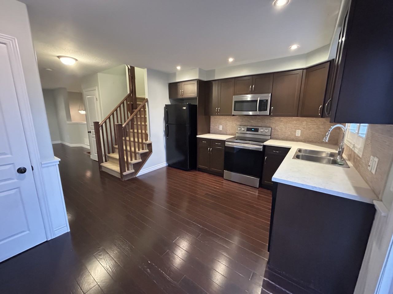 25 Viking Dr #44 - Photo 3 of 21