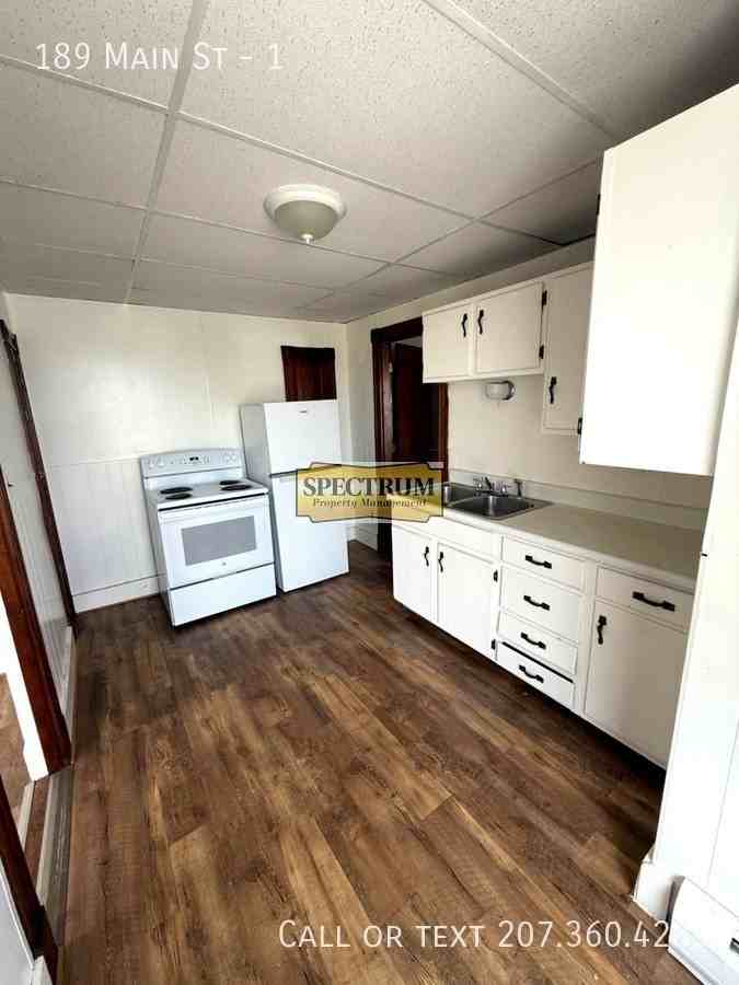 189 Main St #1 - Photo 3 of 11