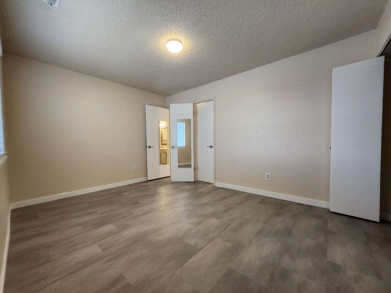 3475 Cochran Dr #C - Photo 5 of 15