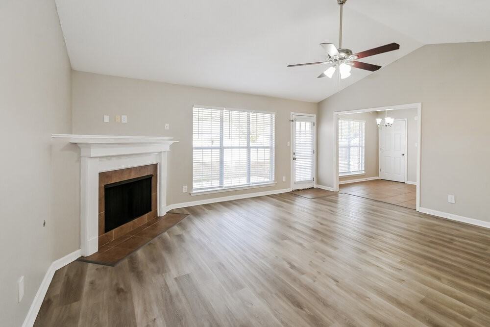 6336 Sandbourne E - Photo 6 of 17