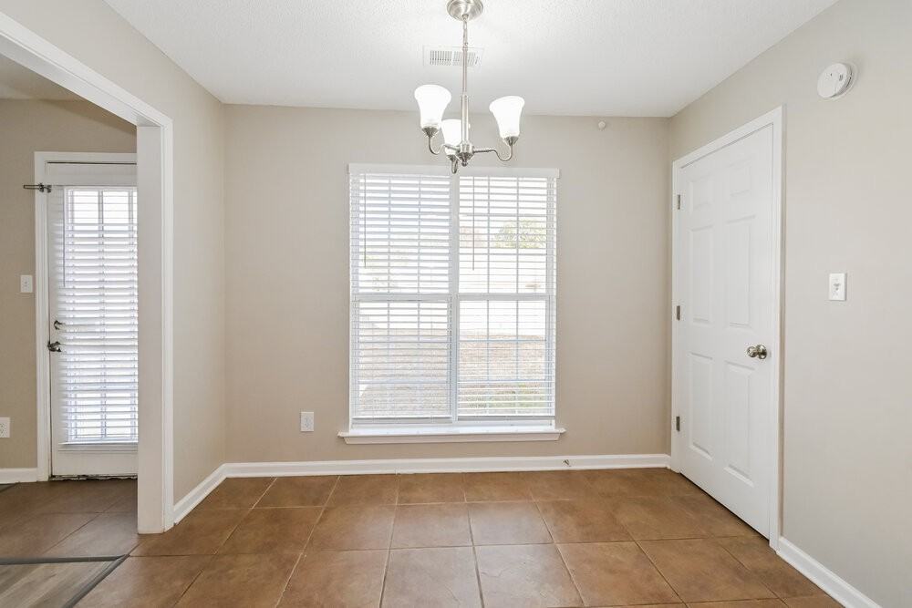 6336 Sandbourne E - Photo 7 of 17