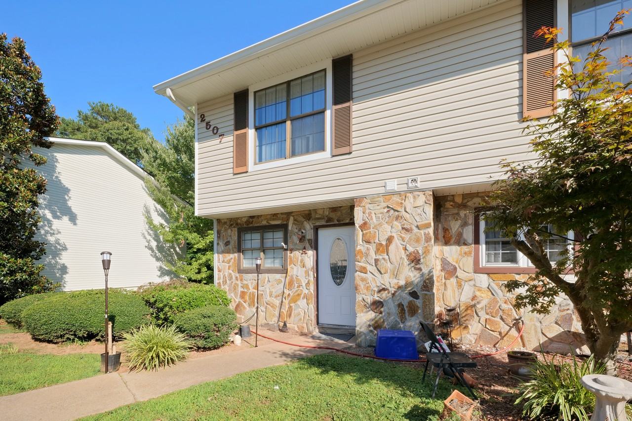 2507 Hidden Cove Ct #A - Photo 3 of 27
