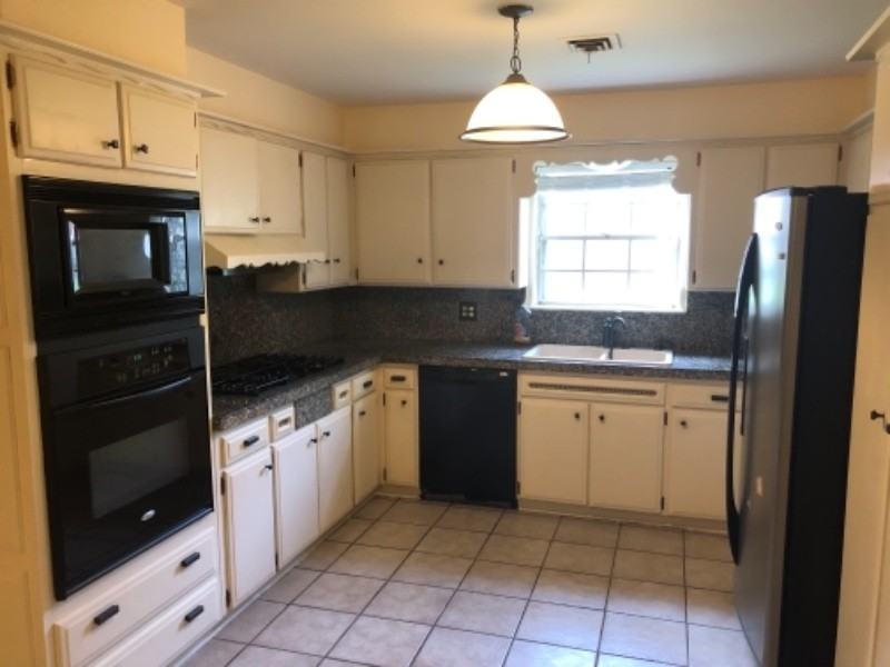 3608 N Independence Ave - Photo 2 of 10