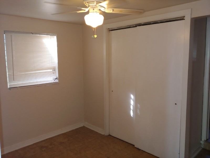 1014 E 31st Ave #B - Photo 3 of 8