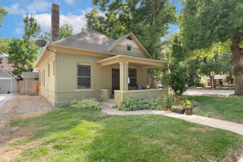 431 W Oak St - Photo 2 of 20