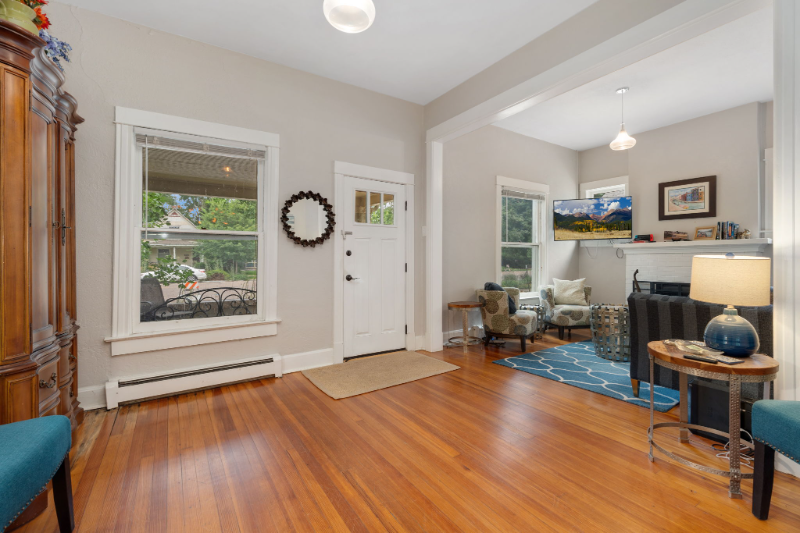 431 W Oak St - Photo 5 of 20