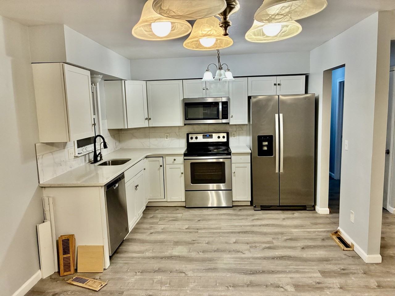112 Peabody St - Photo 4 of 10