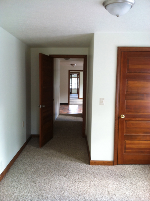 304 Central Ave - Photo 6 of 8