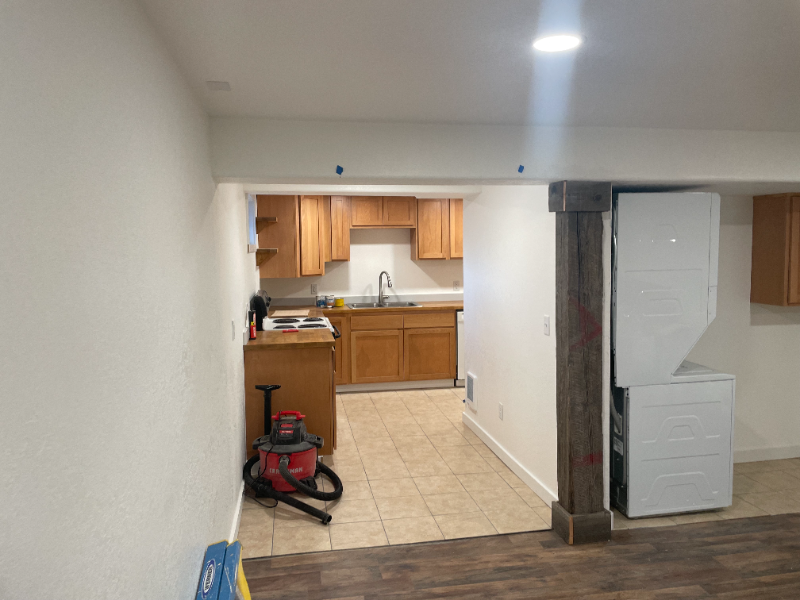 2145 S 11th St W #B - Photo 2 of 10