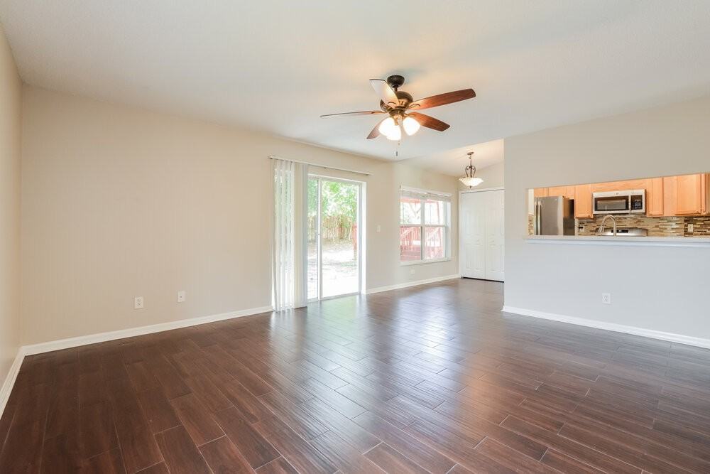 12131 Goldenstar Ln - Photo 5 of 16