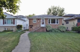 featured image of 5752 Russell Ave S #1