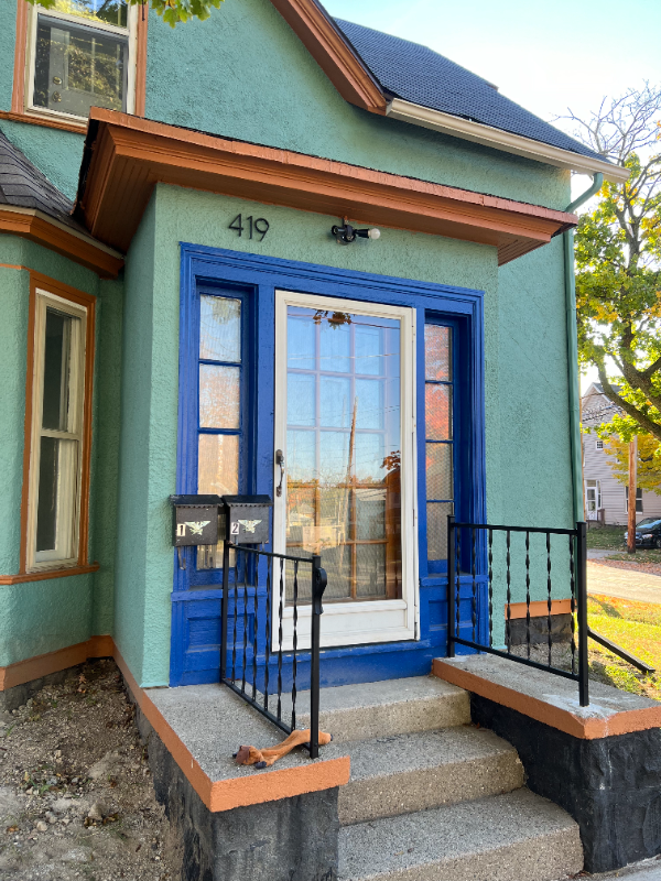 419 3rd St - Photo 4 of 18