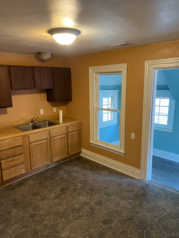 419 3rd St - Photo 5 of 15