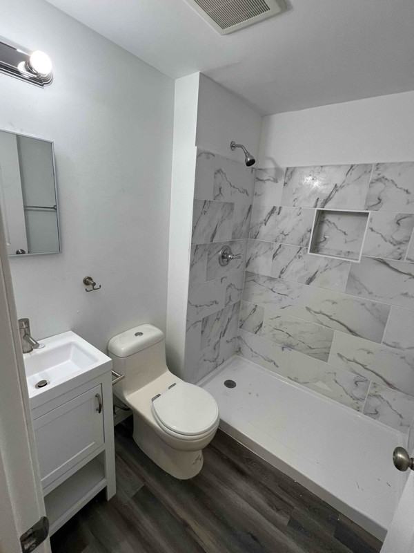 2212 E Monument St #2 - Photo 3 of 9