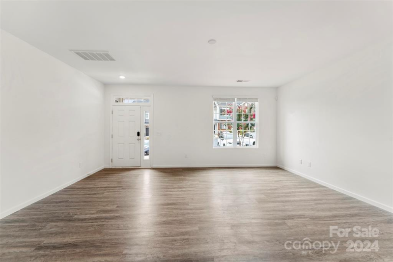 1030 Beatty Woods Dr - Photo 4 of 17