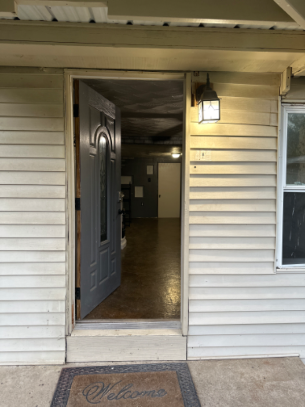 409 W Seneca Ave - Photo 6 of 20
