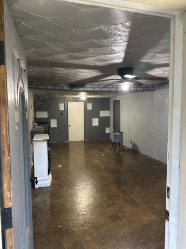 409 W Seneca Ave - Photo 7 of 20