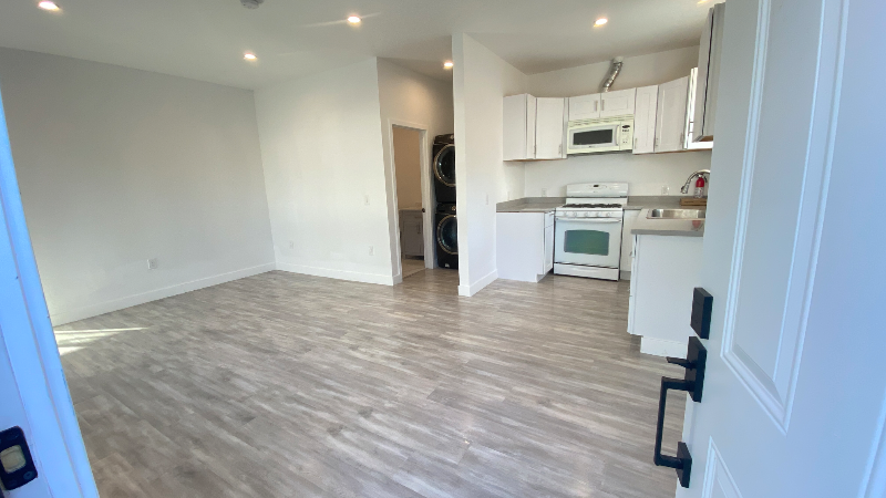 15948 Eccles St - Photo 2 of 7