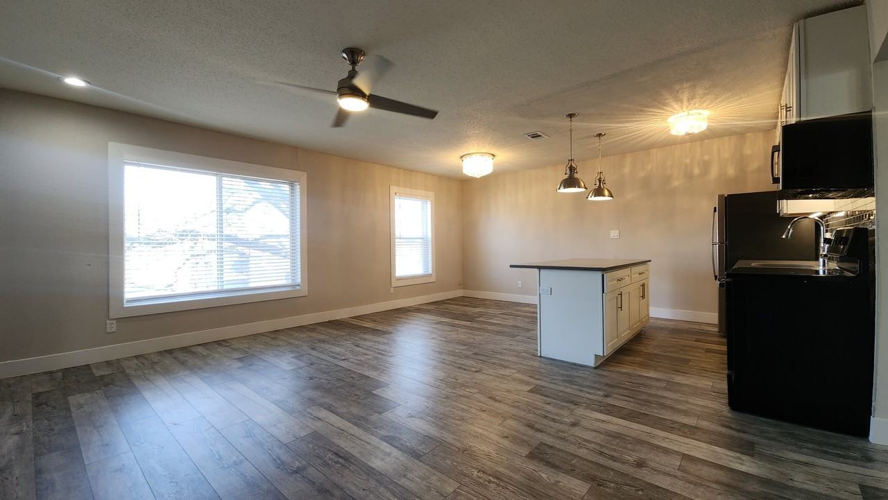 10824 Big Bend Rd - Photo 2 of 11