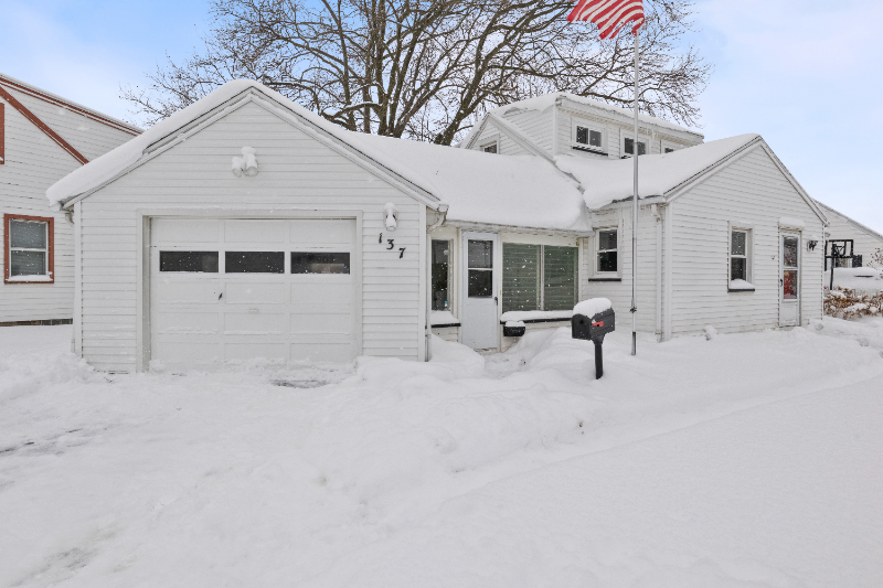 137 Legion Cir - Photo 2 of 30