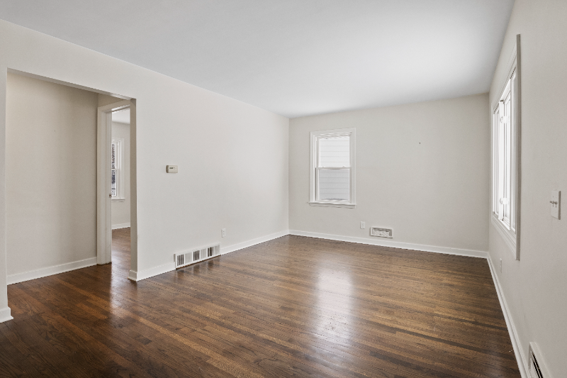 137 Legion Cir - Photo 4 of 30