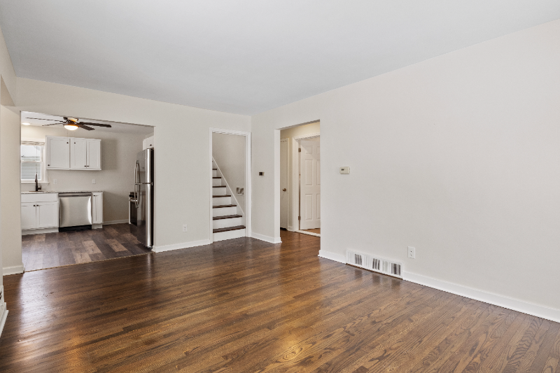 137 Legion Cir - Photo 7 of 30