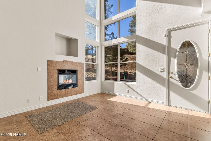 1326 E Trevor Way - Photo 2 of 20