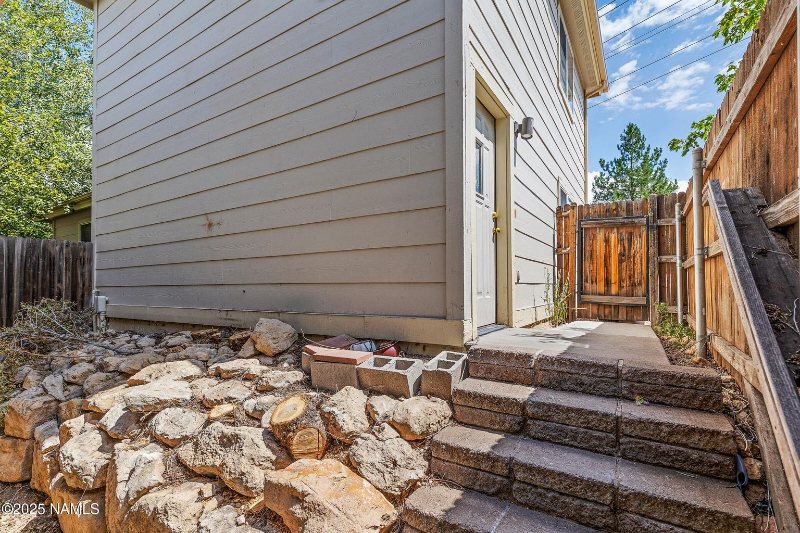 1316 E Trevor Way - Photo 2 of 14