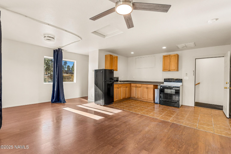 1316 E Trevor Way - Photo 5 of 14