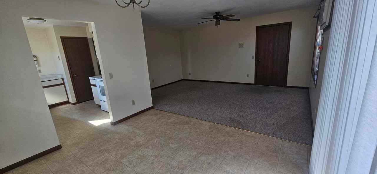 300 Shane Ct #4 - Photo 2 of 9