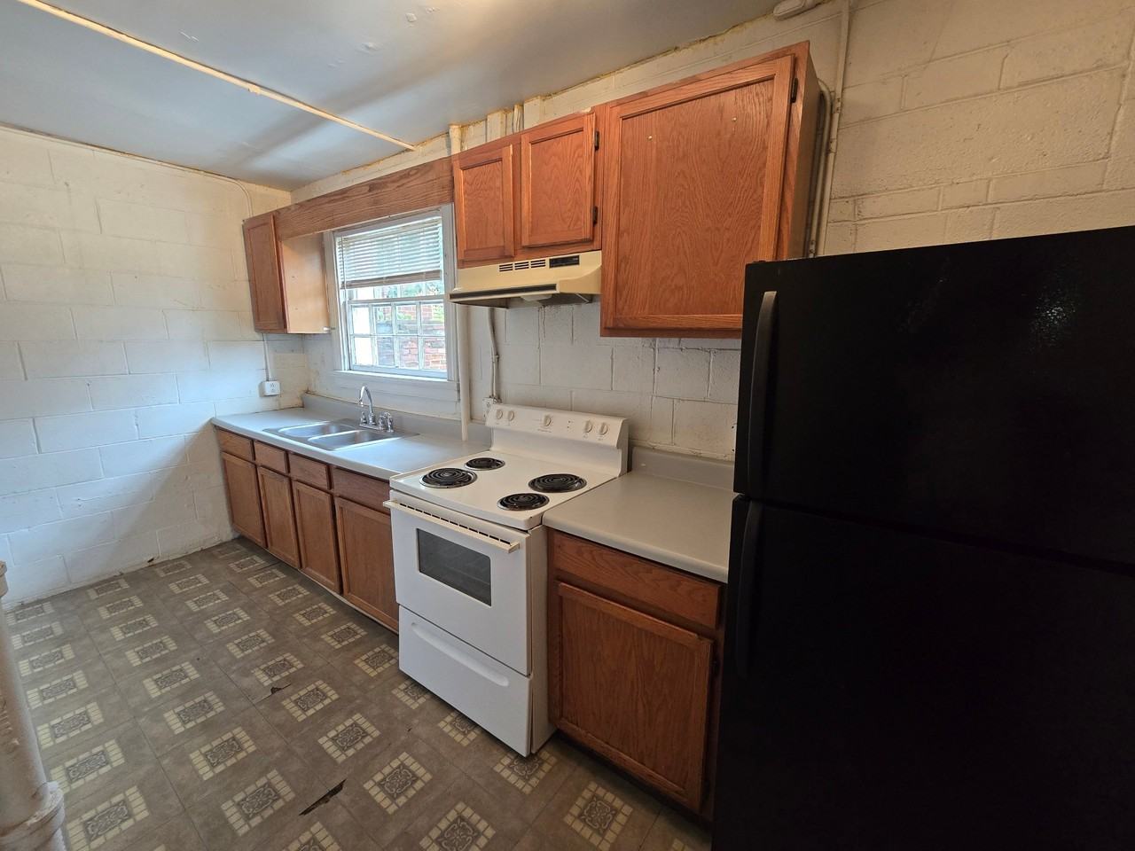 1103 W Franklin St #A - Photo 6 of 10