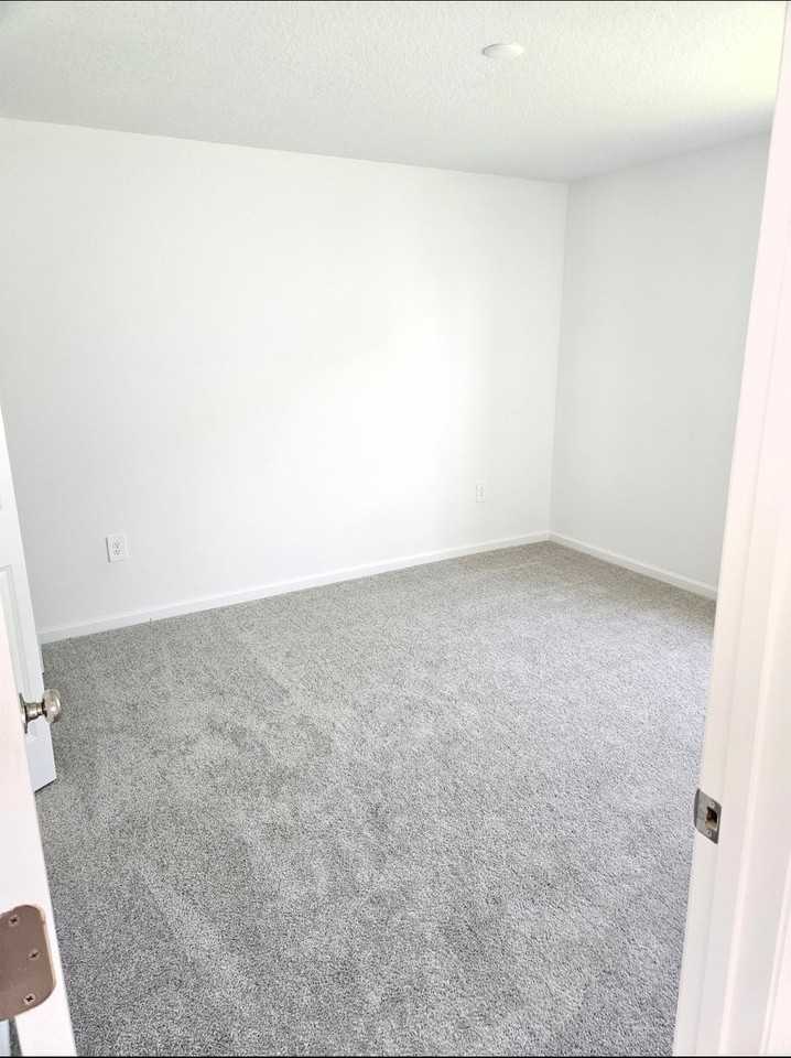 2414 Mckinley Dr - Photo 7 of 8