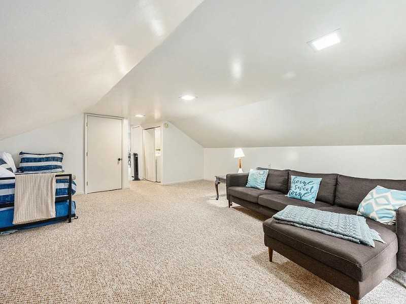 247 W Franklin St #2 - Photo 5 of 10
