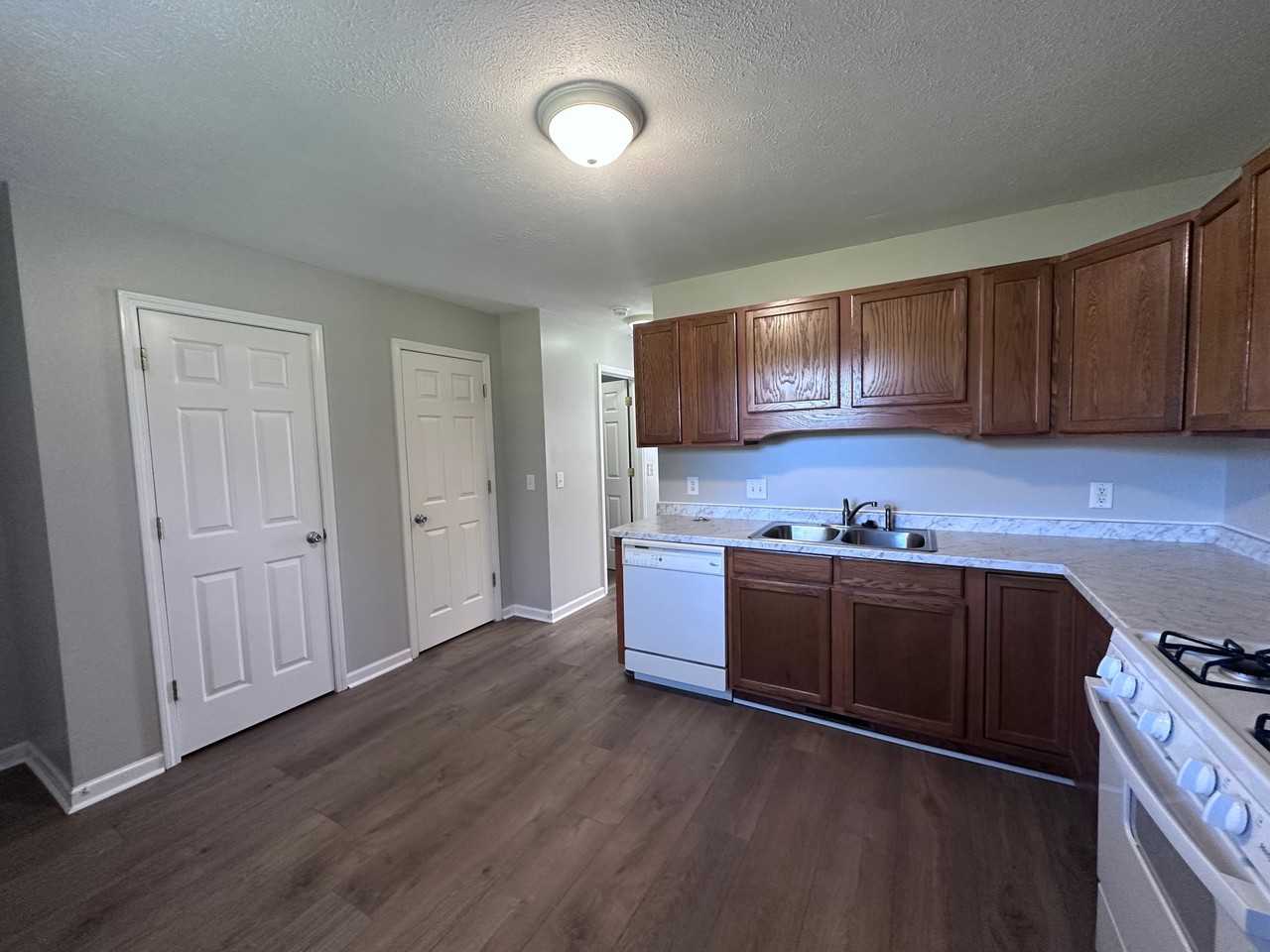 1515 Copperfield Dr #5 - Photo 3 of 17