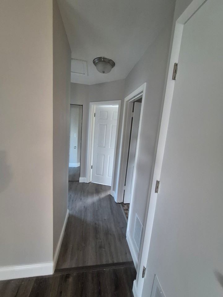 7071 Holiday Dr - Photo 5 of 24