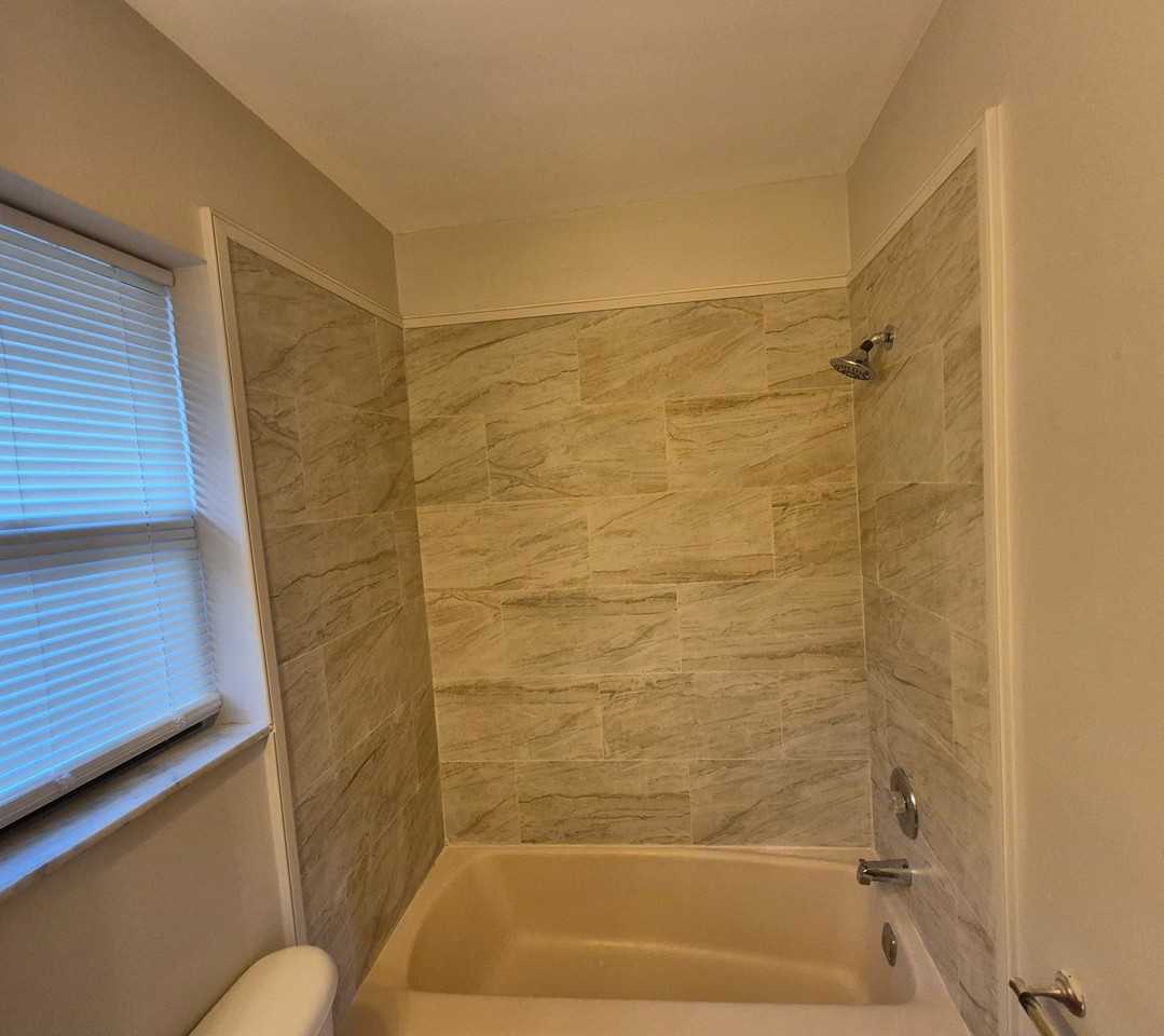 7071 Holiday Dr - Photo 7 of 24