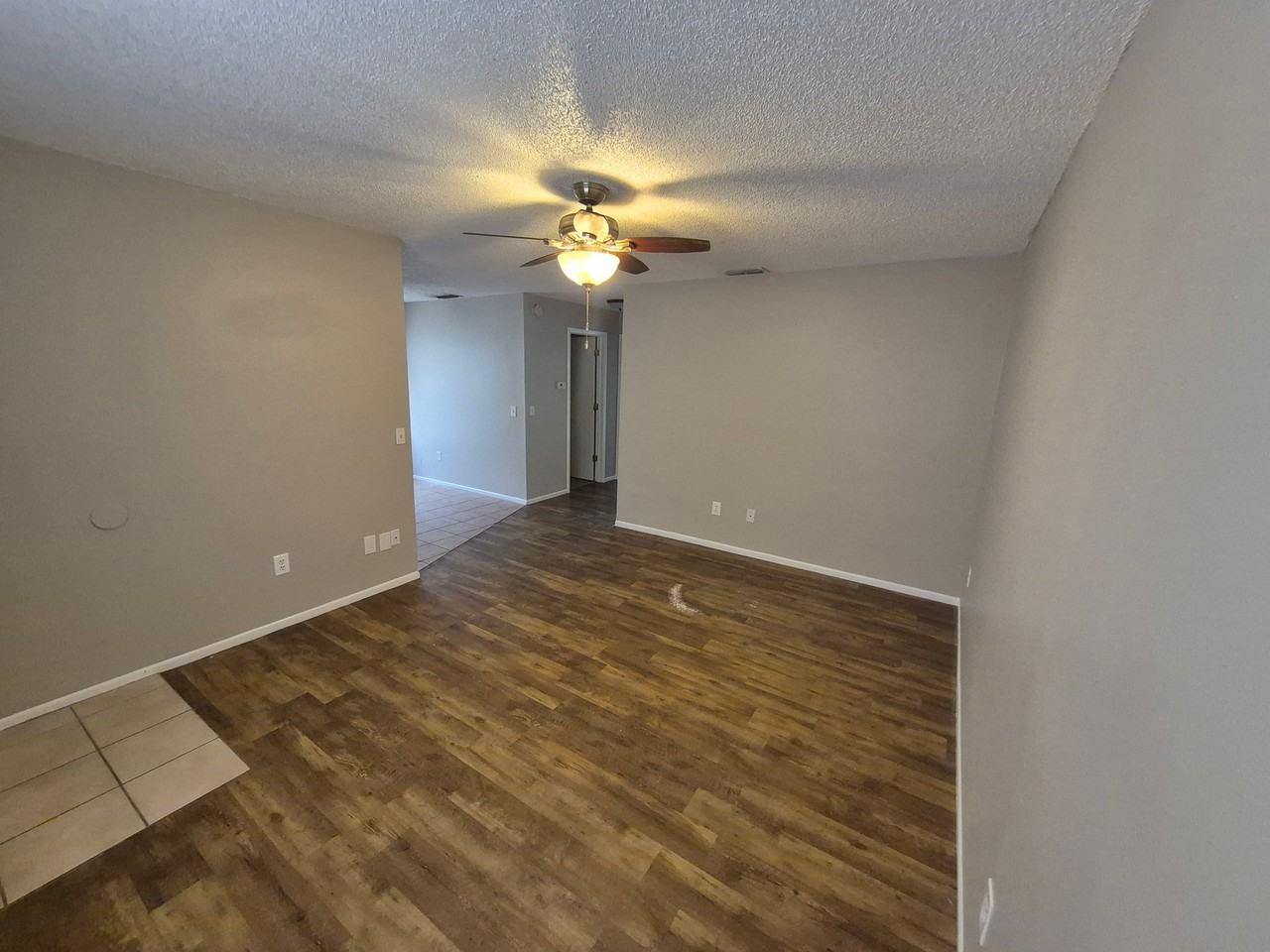 1305 Markham Ave - Photo 3 of 20