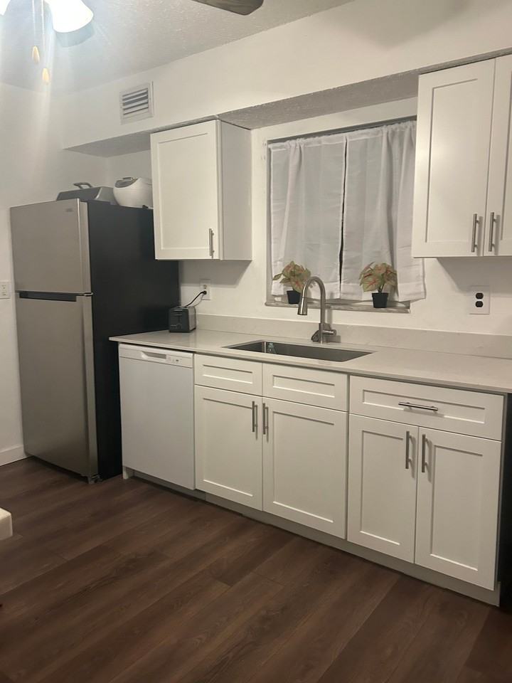 4940 87th Ave N #C - Photo 4 of 14
