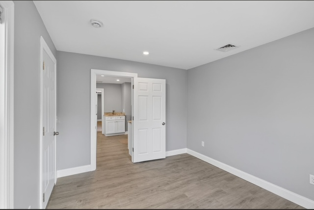 122 Brookside Ave #B - Photo 3 of 8