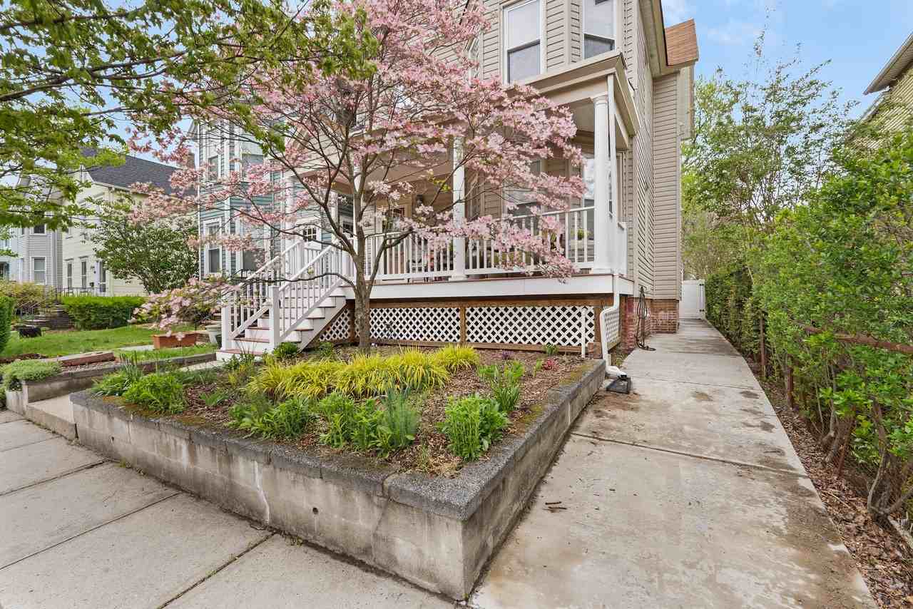53 Portland Pl #1 - Photo 3 of 34