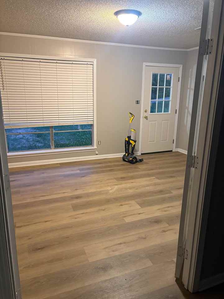 1112 Sweet Briar St - Photo 2 of 8