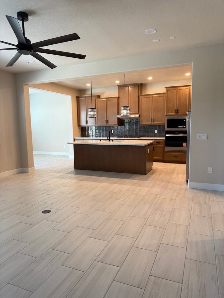 362 Tigris St - Photo 4 of 10