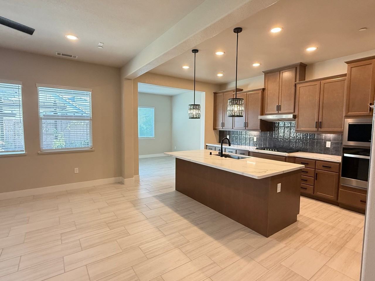 362 Tigris St - Photo 7 of 10