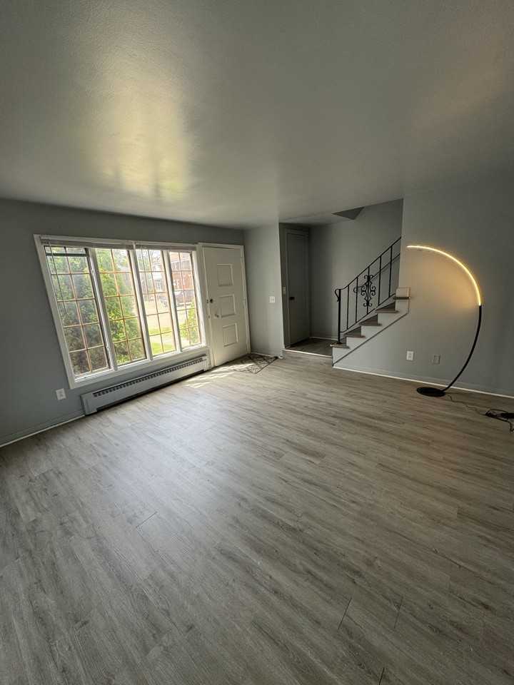 3736 Woodford Ave Nw #3738 - Photo 5 of 19