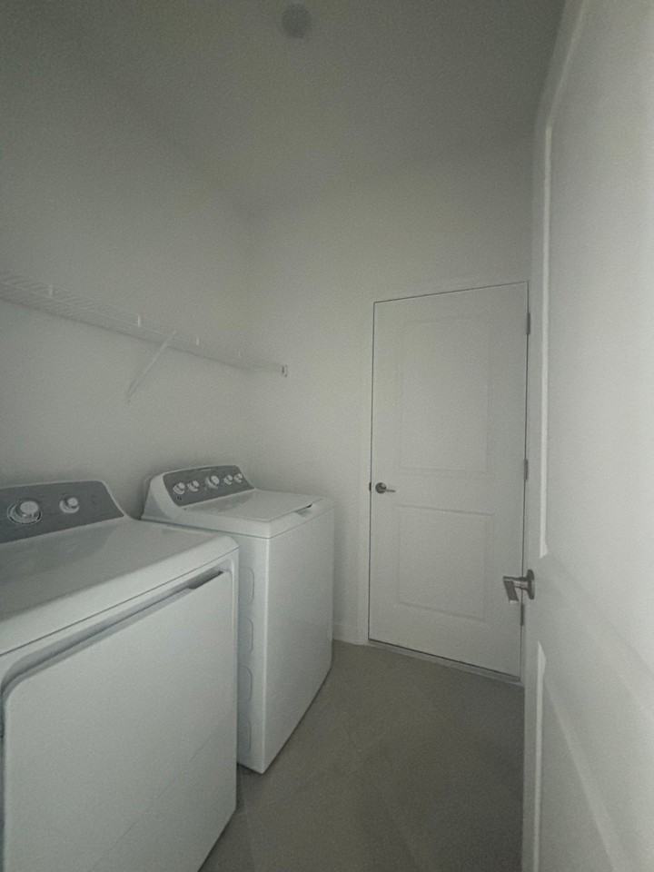 7869 Lakes Edge Ln - Photo 6 of 21